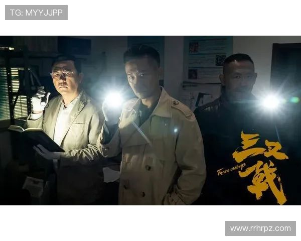 《三叉戟》：一场关于老炮儿的青春怀旧与现实激战